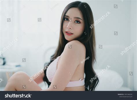 Sexy Beautiful Woman Wearing Pink Lingerie Stock Photo Shutterstock