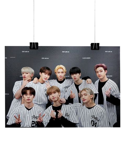 Плакат стрей кидс (50 фото) » Рисунки для срисовки и не только