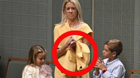 Elle Macpherson Flaunts Age Defying Body In Bikini Photo Gold Coast Bulletin