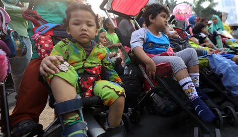 FOTO Peringatan Hari Cerebral Palsy Sedunia Di Car Free Day Foto