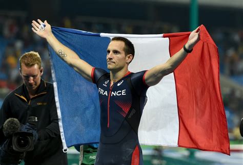 Vid O Renaud Lavillenie Lors De La Finale De L Preuve De Saut La