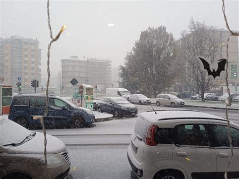 Spettacolo A Torino La Neve Imbianca Il Capoluogo Piemontese Foto E