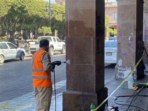 Limpian Pintas Feministas De Portal Independencia Y Presidencia