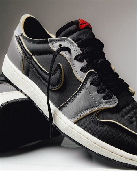 Air Jordan 1 Low Og Ex Black Dark Smoke Grey Déstructurée