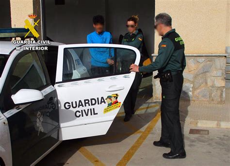 La Guardia Civil Desmantela Una Banda Juvenil Acusada De Cometer Medio