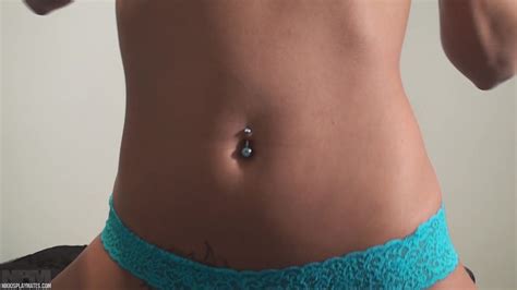 The Sexiest Sporty Babe Nikki Sims Demonstrates Her Stunning Boobs