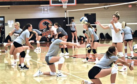 Panthers Volleyball Squad Has Different Roster Same Hunger For A Place