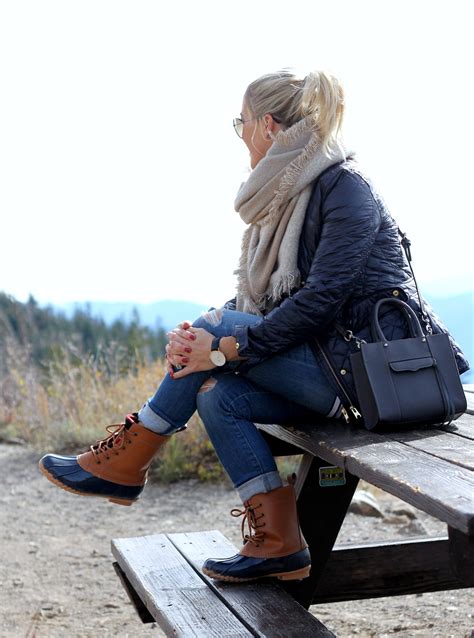 Ways To Wear Your Duck Boots Gbo Fashion Bean Boots Fall Winter