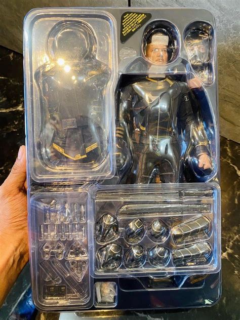 Hot Toys Hawkeye Ronin Deluxe On Carousell