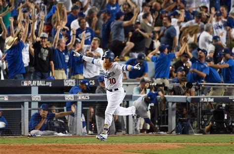 The Top 10 Greatest Moments in Dodger Stadium History - oggsync.com