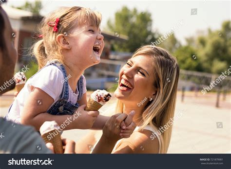 7427 Ice Cream Daughter Images Stock Photos And Vectors Shutterstock