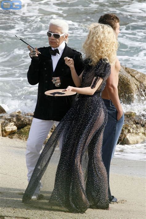 Claudia Schiffer Nude Pictures Photos Playboy Naked Topless Fappening