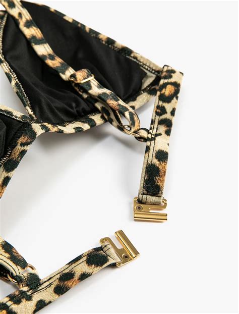 Siyah Kadın Üçgen Bikini Üstü Leopar Desenli Metal Aksesuarlı Kaplı SAK BM Koton