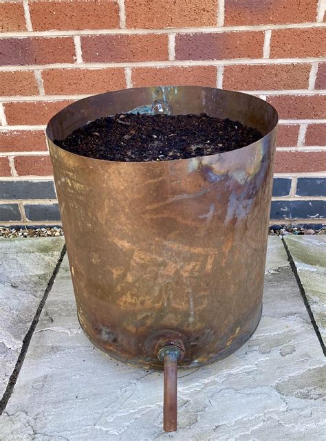 No snails will get up this. : gardening