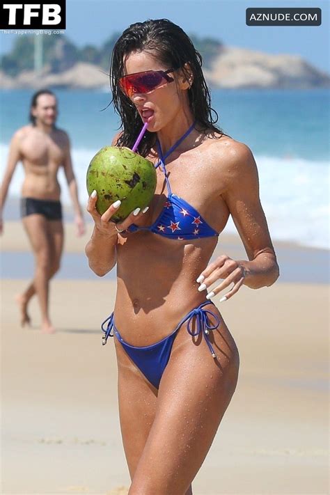 Izabel Goulart Sexy Seen Showing Off Her Hot Body In A Bikini At The Beach In Rio AZNude