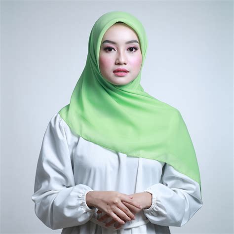 Jual Hijab Bella Square Pollycotton Premium Jilbab Segiempat Polos