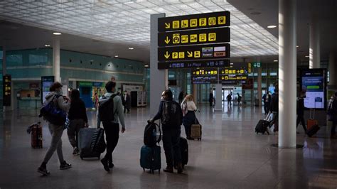 El Aeropuerto De El Prat Activa Una Alerta Por Una Fuga De Material