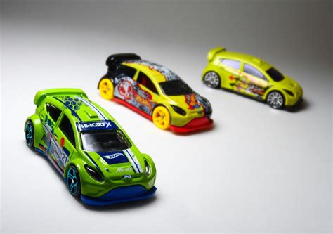 Especial 12 Ford Fiesta Da Hot Wheels