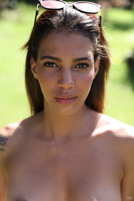 Abril Orchid Porn Pic