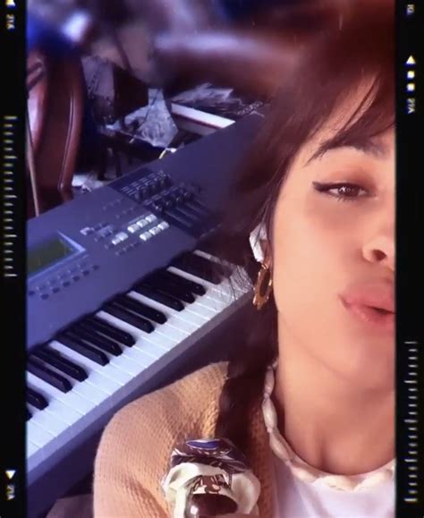 Pin De Prerna Patnaik Em Camila Cabello