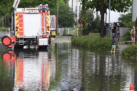 Unwetter in München Chaos durch Starkregen und Hagel Katwarn löste