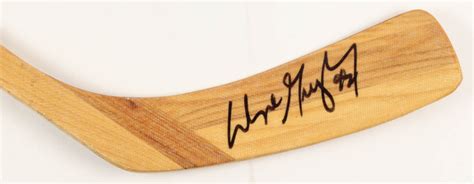 Wayne Gretzky Signed Easton Hockey Stick (Beckett LOA) | Pristine Auction