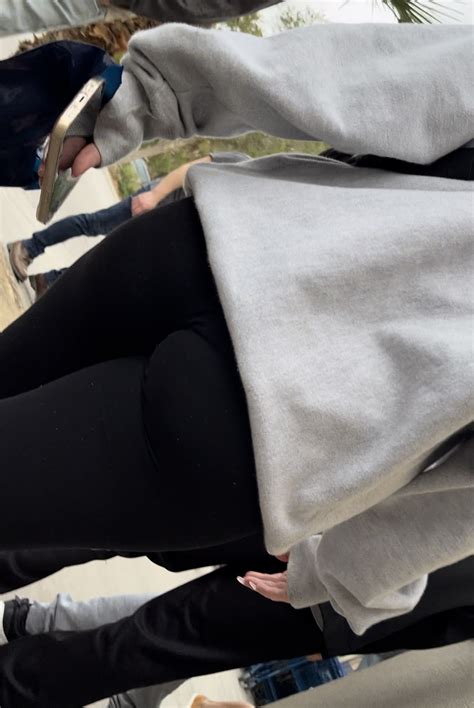 Petite College Babe VPL Closeups Spandex Leggings Yoga Pants Forum