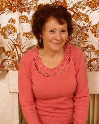 Amateur Granny Posing Nude At Home Porn Pictures Xxx Photos Sex Images Pictoa