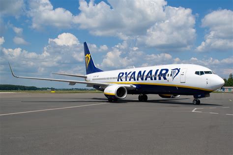 EI DWF B737 8AS Ryanair Martin Bernict Flickr