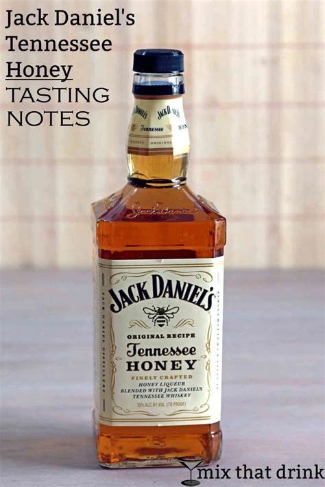 Jack Daniels Tennessee Honey {Product Review} | Mix That Drink