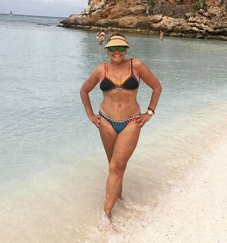 Susana Vieira posta foto de biquíni aos 73 anos e é elogiada