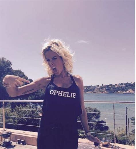 Instagram Caroline Receveur et Ginny Weasley de Harry Potter en bikini Télé Loisirs