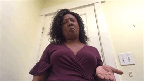 GODDESS RENE SNEEZES MILF Sneezes