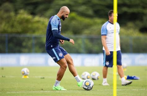 Bahia Inicia Prepara O Foco No Atl Tico Mg Zagueiro Segue No Dm