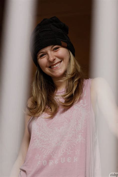 Alluring Blonde Babe Katie Darling Shows Her Natural Tits Up Close CoedCherry