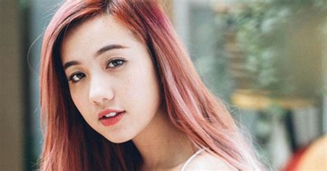 Những hot girl không cần mặt V line vẫn xinh lung linh