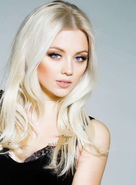 Bleach Blonde Makeup