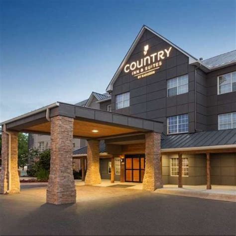 Country Inn & Suites JAN Airport Parking | Way