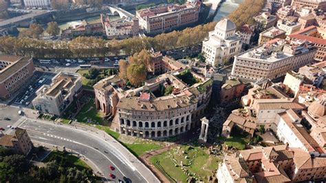 Il Teatro Di Marcello Da Edificio Romano A Residenza Nobiliare L