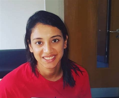 Smriti Mandhana Height, Weight, Age, Boyfriend, Family, Facts, Biography