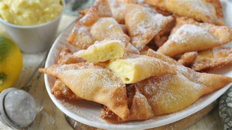 Triangles feuilletés à la crème pâtissière au citron recette simple