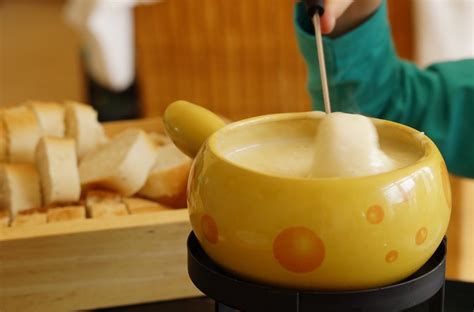 C Mo Preparar Una Fondue De Queso Para Dos Personas