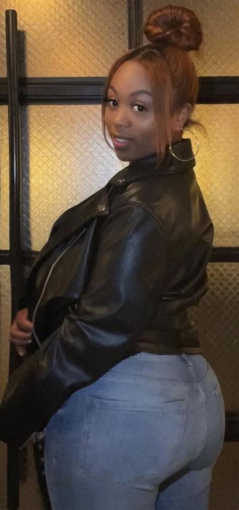 Hot Sexy Dee Dee Davis Bikini Pics