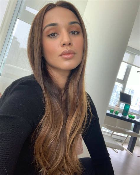 Summer Bishil's Instagram, Twitter & Facebook on IDCrawl