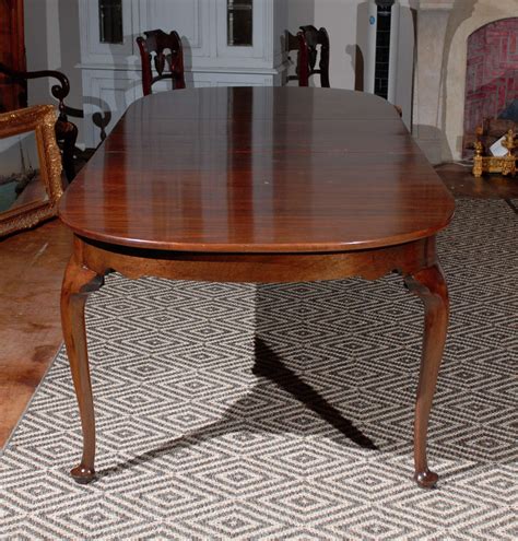 Queen Anne style Dining Table at 1stDibs