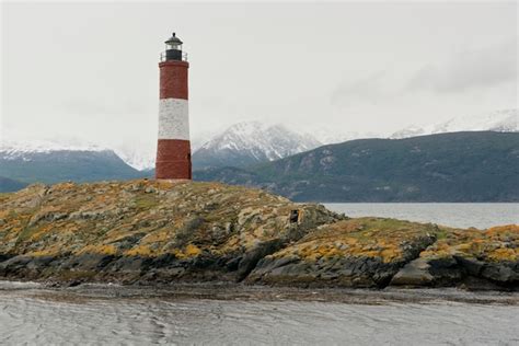 Farol les eclaireurs, o marco icônico do canal de beagle, ushuaia
