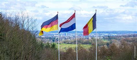 Dreil Ndereck Leben Ber Grenzen Hinweg