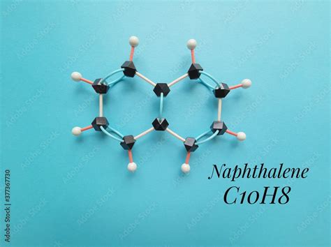 Molecular structure model and chemical formula of naphthalene molecule ...