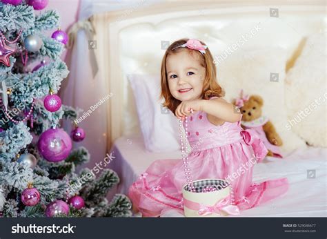 Cute Naked Baby Girl Sitting On Stock Photo 529046677 Shutterstock