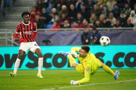 UCL | Slovan Bratislava 2-3 Milan: Leao helps secure third victory